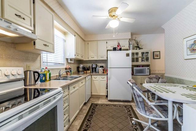 2411 Paula Crt, House detached with 3 bedrooms, 2 bathrooms and 4 parking in Burlington ON | Image 2