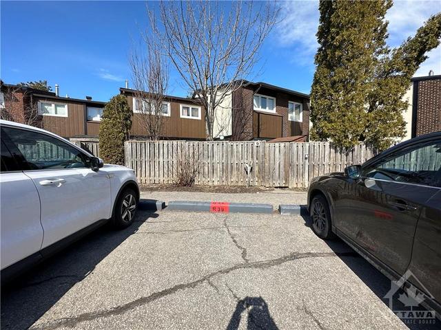 9 - 1900 Marquis Avenue, Townhouse with 3 bedrooms, 2 bathrooms and 1 parking in Ottawa ON | Image 9