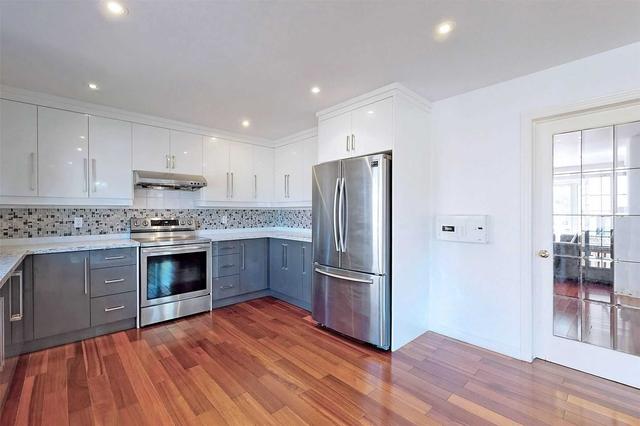 186 Elmwood Ave, House detached with 4 bedrooms, 5 bathrooms and 4 parking in Toronto ON | Image 2