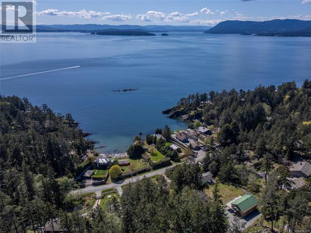 3731 Privateers Rd, House detached with 4 bedrooms, 2 bathrooms and 5 parking in Southern Gulf Islands BC | Image 41