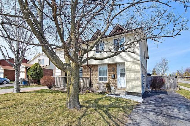 554 Balsam Cres, House semidetached with 3 bedrooms, 2 bathrooms and 2 parking in Oshawa ON | Image 1