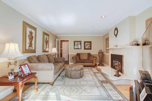 13 Fernside Crt, House detached with 4 bedrooms, 4 bathrooms and 4 parking in Toronto ON | Image 14