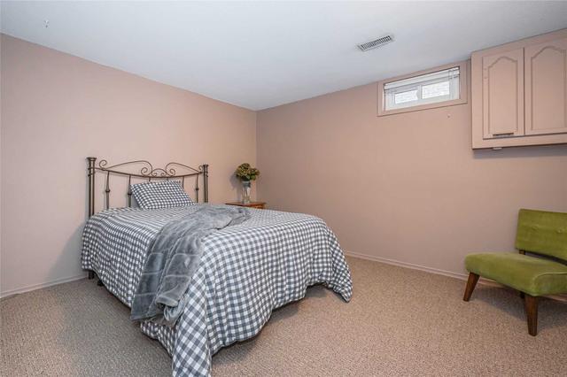 163 White Pine Cres, House detached with 3 bedrooms, 2 bathrooms and 3 parking in Waterloo ON | Image 20