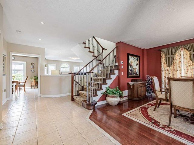 16 Sir Michael Pl, House detached with 4 bedrooms, 3 bathrooms and 5 parking in Brampton ON | Image 33