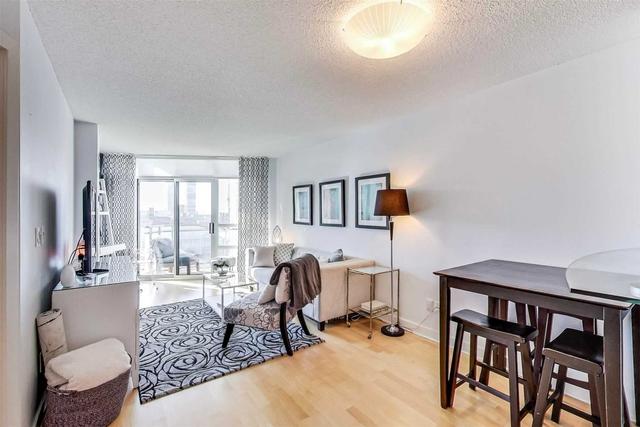 1102 - 255 Richmond St E, Condo with 1 bedrooms, 1 bathrooms and 1 parking in Toronto ON | Image 3