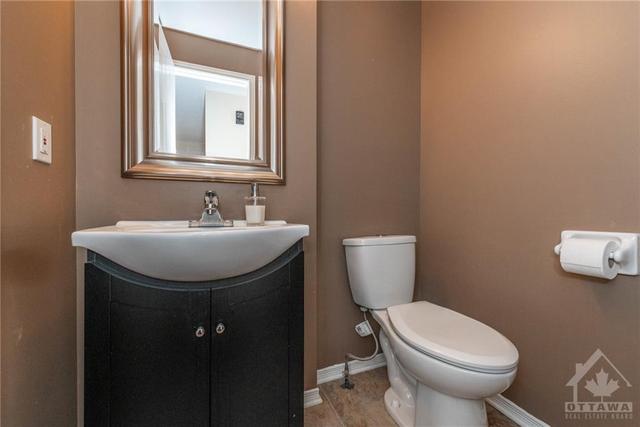 780 Hancock Crescent, Townhouse with 3 bedrooms, 3 bathrooms and 3 parking in Ottawa ON | Image 11