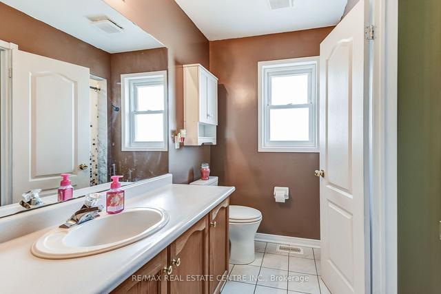49 Tiller Tr, House semidetached with 3 bedrooms, 4 bathrooms and 1 parking in Brampton ON | Image 13