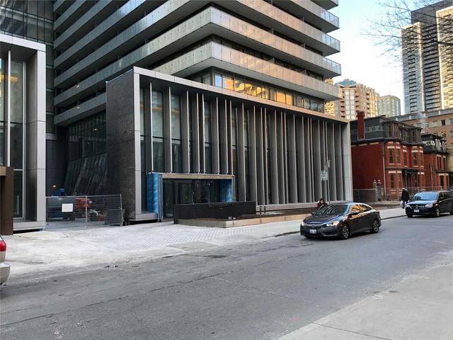 404 - 50 Charles St E, Condo with 1 bedrooms, 1 bathrooms and null parking in Toronto ON | Image 2