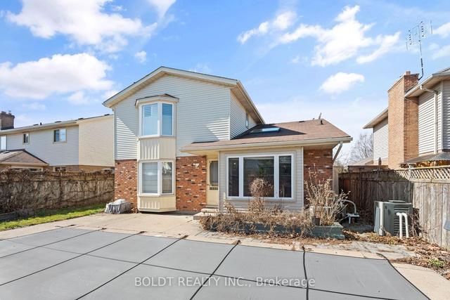 66 Courtleigh Rd, House detached with 3 bedrooms, 3 bathrooms and 4 parking in St. Catharines ON | Image 30
