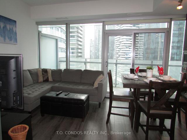 1901 - 12 York St, Condo with 1 bedrooms, 1 bathrooms and 0 parking in Toronto ON | Image 6
