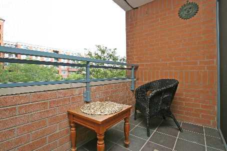 405 - 1093 Kingston Rd, Condo with 1 bedrooms, 1 bathrooms and 1 parking in Toronto ON | Image 7