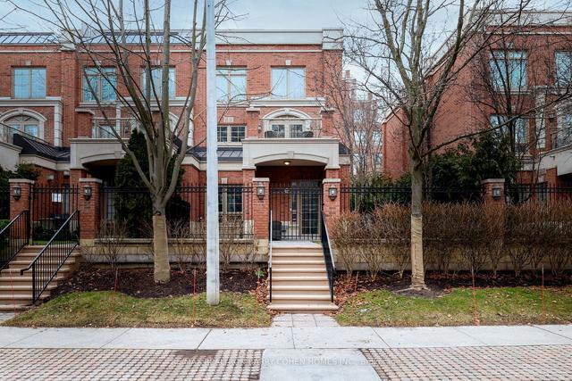 th6 - 20 Burkebrook Pl, Townhouse with 3 bedrooms, 3 bathrooms and 3 parking in Toronto ON | Image 1
