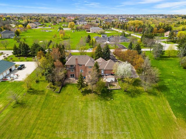 22 Bowman Ave, House detached with 4 bedrooms, 4 bathrooms and 23 parking in Brampton ON | Image 26