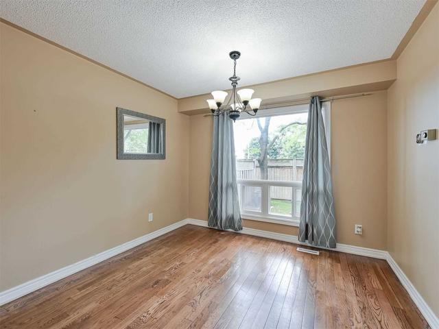 24 Lancewood Cres, Townhouse with 3 bedrooms, 4 bathrooms and 2 parking in Brampton ON | Image 5