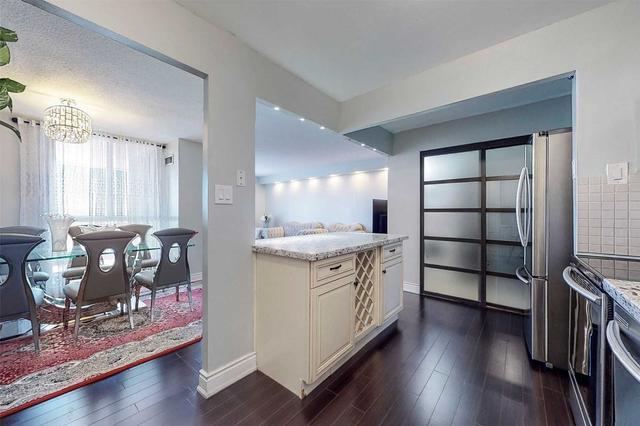1007 - 1300 Mississauga Valley Blvd, Condo with 3 bedrooms, 2 bathrooms and 1 parking in Mississauga ON | Image 7