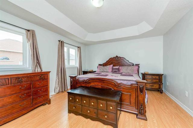 11 Finlayson Cres, House detached with 5 bedrooms, 4 bathrooms and 6 parking in Brampton ON | Image 25