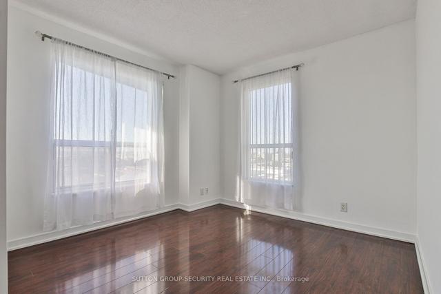 2003 - 36 Lee Centre Dr, Condo with 2 bedrooms, 1 bathrooms and 1 parking in Toronto ON | Image 11