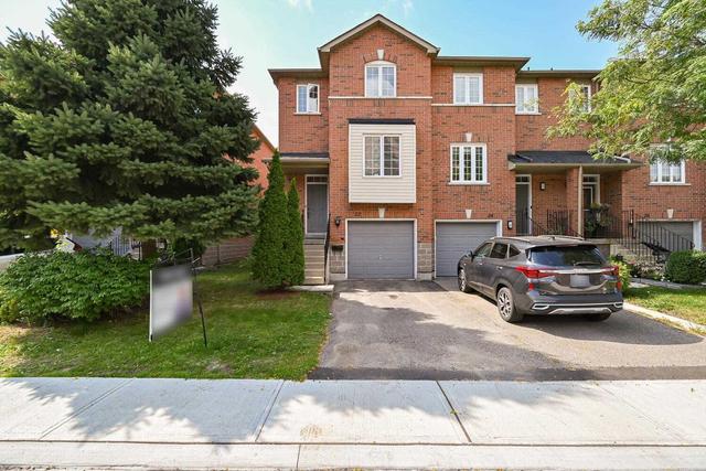 22 - 120 Rail Rd, Townhouse with 3 bedrooms, 3 bathrooms and 2 parking in Brampton ON | Card Image