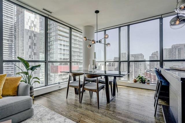 1606 - 8 Charlotte St, Condo with 2 bedrooms, 2 bathrooms and 1 parking in Toronto ON | Image 4