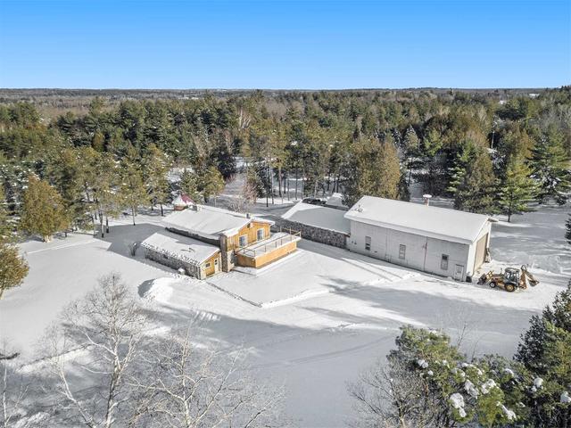 5737 511 Hwy Rd, House detached with 2 bedrooms, 2 bathrooms and 28 parking in Lanark Highlands ON | Image 10