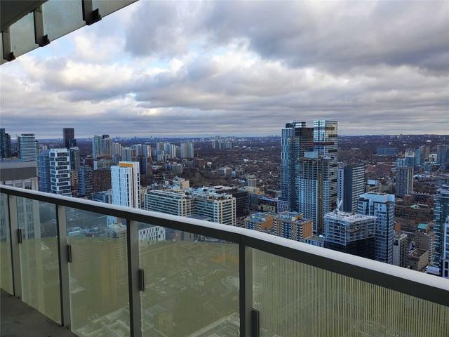 4105 - 197 Yonge St, Condo with 1 bedrooms, 1 bathrooms and 0 parking in Toronto ON | Image 4