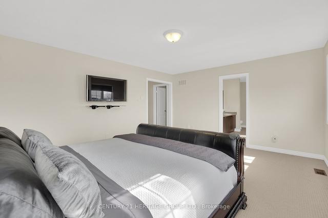 74 Relton Circ, House detached with 4 bedrooms, 3 bathrooms and 5 parking in Brampton ON | Image 20