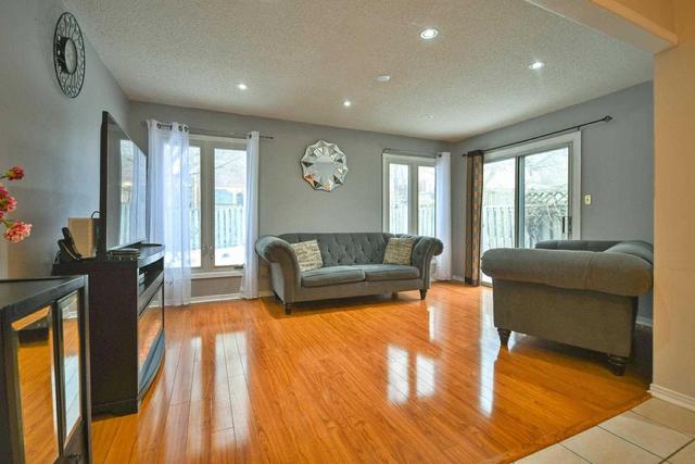 1013 Rathmore Cres, House detached with 3 bedrooms, 4 bathrooms and 4 parking in Pickering ON | Image 7