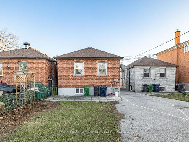 18 East Dr, House detached with 2 bedrooms, 2 bathrooms and 3 parking in Toronto ON | Image 33