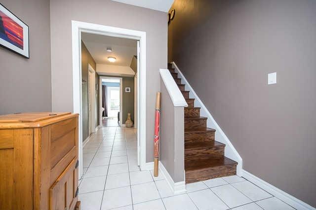 5 Craigleigh Cres, Townhouse with 4 bedrooms, 3 bathrooms and 1 parking in Brampton ON | Image 2