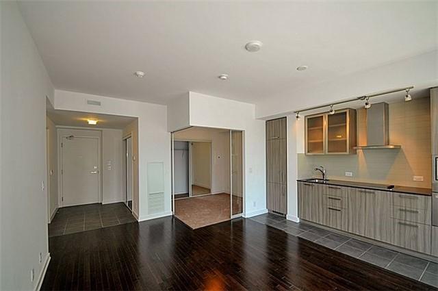 1301 - 14 York St, Condo with 3 bedrooms, 2 bathrooms and 1 parking in Toronto ON | Image 13