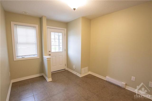 502 Snow Goose Street, Townhouse with 2 bedrooms, 3 bathrooms and 2 parking in Ottawa ON | Image 3