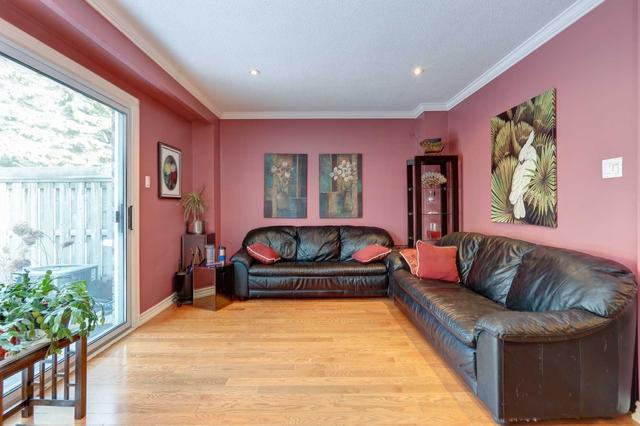 60 - 580 Eyer Dr, Townhouse with 4 bedrooms, 2 bathrooms and 2 parking in Pickering ON | Image 3