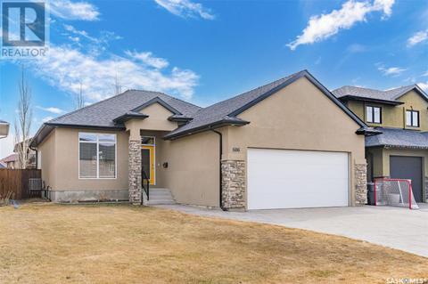606 Bennion Crescent, House detached with 3 bedrooms, 2 bathrooms and null parking in Saskatoon SK | Card Image