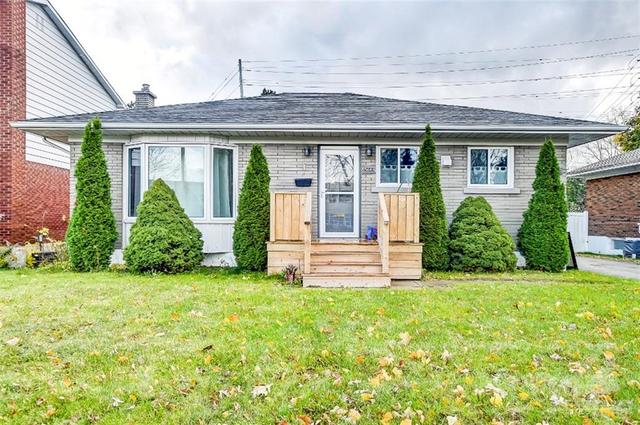 2564 Severn Avenue, House detached with 5 bedrooms, 2 bathrooms and 3 parking in Ottawa ON | Image 1