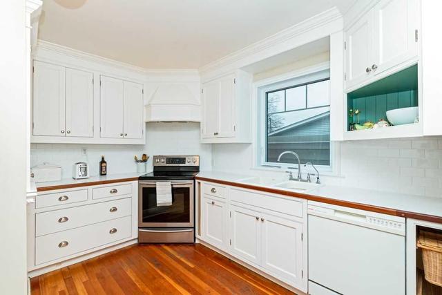 484 Cumberland Ave, House detached with 2 bedrooms, 2 bathrooms and 4 parking in Burlington ON | Image 9