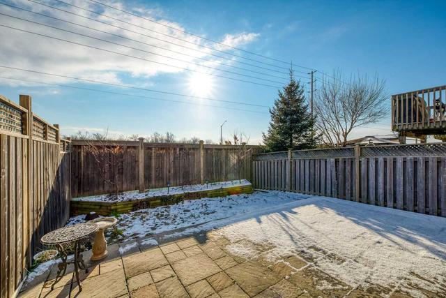 1001 Donnelly St, House semidetached with 3 bedrooms, 3 bathrooms and 3 parking in Milton ON | Image 33