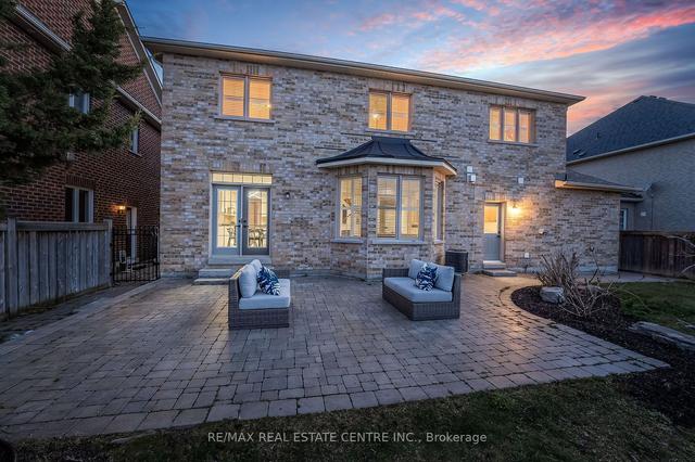 3 Hugo Rd S, House detached with 5 bedrooms, 5 bathrooms and 7 parking in Brampton ON | Image 32