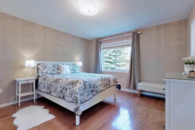 10 - 10 Cherrytree Dr, Townhouse with 3 bedrooms, 3 bathrooms and 1 parking in Brampton ON | Image 10