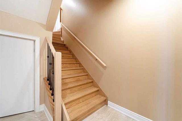 30 Indianola Cres, House detached with 6 bedrooms, 10 bathrooms and 6 parking in Wasaga Beach ON | Image 2