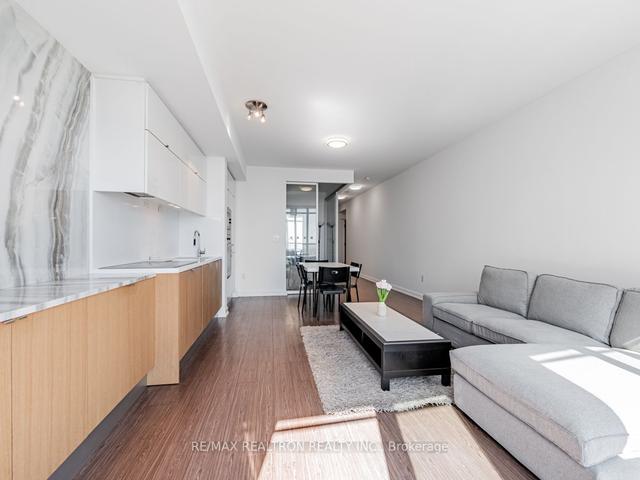 3507 - 21 Iceboat Terr, Condo with 1 bedrooms, 1 bathrooms and 1 parking in Toronto ON | Image 5