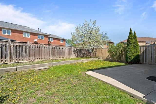 24 Thurso Clse, House semidetached with 3 bedrooms, 2 bathrooms and 3 parking in Vaughan ON | Image 10