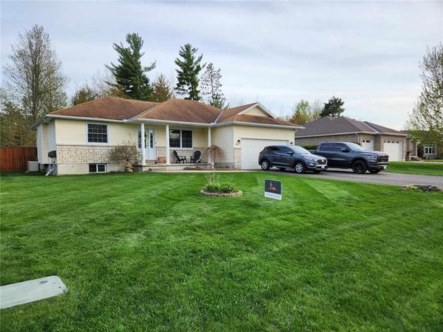 243 Oriole Crescent, House detached with 5 bedrooms, 3 bathrooms and 8 parking in Petawawa ON | Image 3