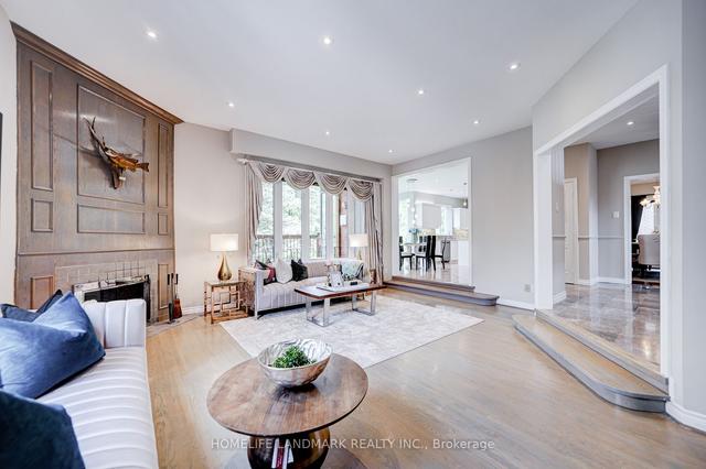 27 Manorcrest Dr, House detached with 5 bedrooms, 7 bathrooms and 9 parking in Toronto ON | Image 3