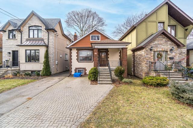 46 Clissold Rd, House detached with 3 bedrooms, 2 bathrooms and 2 parking in Toronto ON | Image 12