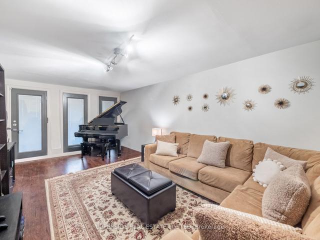 2675a Bathurst St, House attached with 4 bedrooms, 3 bathrooms and 1 parking in Toronto ON | Image 31