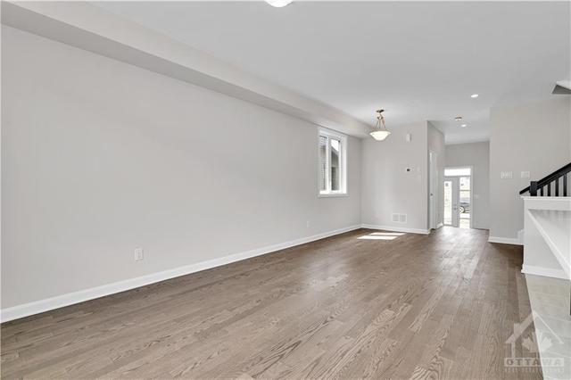 189 Invention Boulevard, Townhouse with 3 bedrooms, 4 bathrooms and 2 parking in Ottawa ON | Image 8