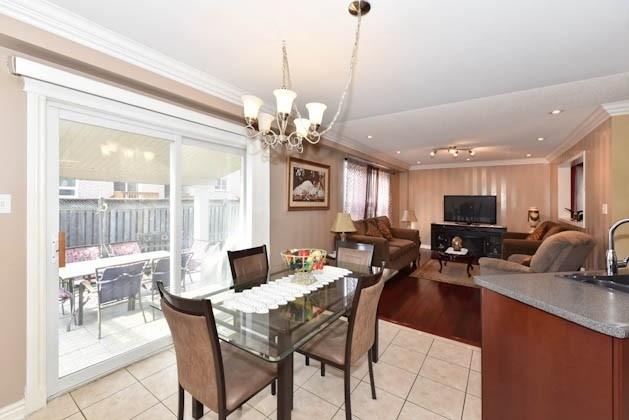 292 Edenbrook Hill Dr, House detached with 3 bedrooms, 4 bathrooms and 4 parking in Brampton ON | Image 2
