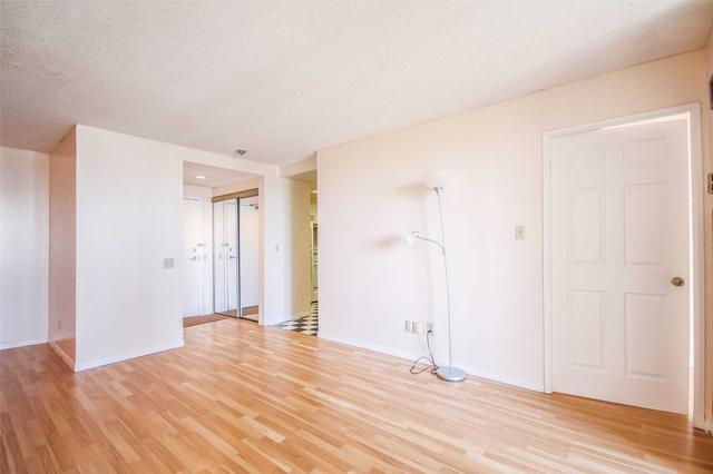 1610 - 7 Bishop Ave, Condo with 2 bedrooms, 2 bathrooms and 1 parking in Toronto ON | Image 6