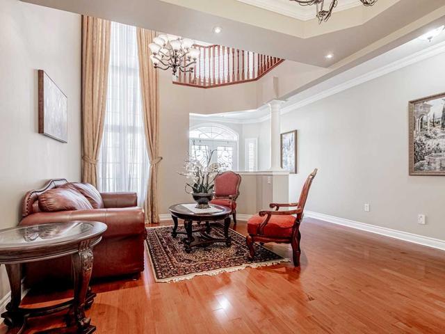 29 Coin St, House detached with 4 bedrooms, 3 bathrooms and 4 parking in Brampton ON | Image 2