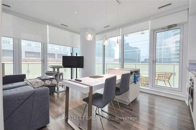 1105 - 197 Yonge St, Condo with 1 bedrooms, 1 bathrooms and 0 parking in Toronto ON | Image 16